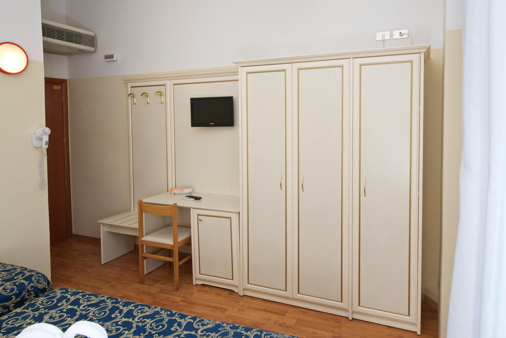 Hotel Garden Каттолика Номер фото