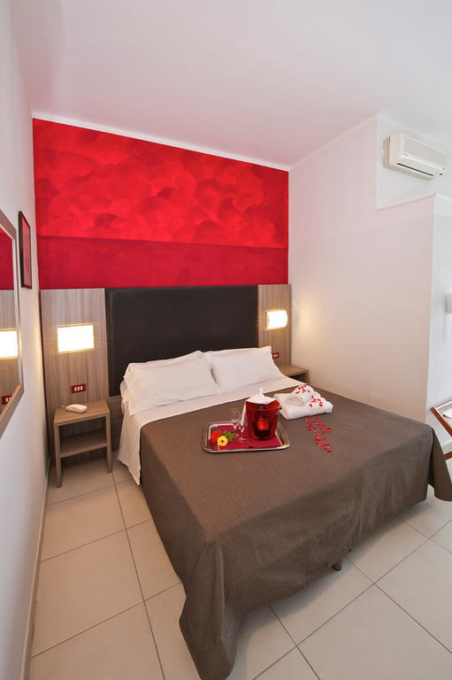 Hotel Garden Каттолика Номер фото